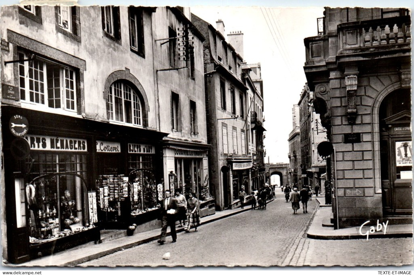 35 SAINT MALO - Vue Partielle Rue De Dinan. - Saint Malo