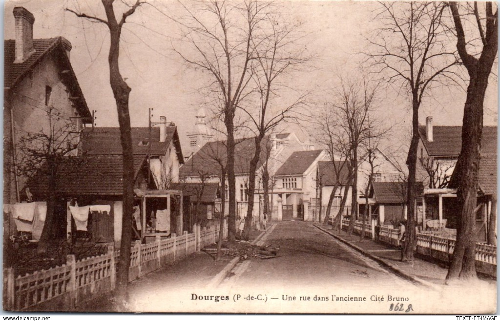 62 DROUGES - Une Rue Dans L'ancienne Cite Bruno. - Andere & Zonder Classificatie