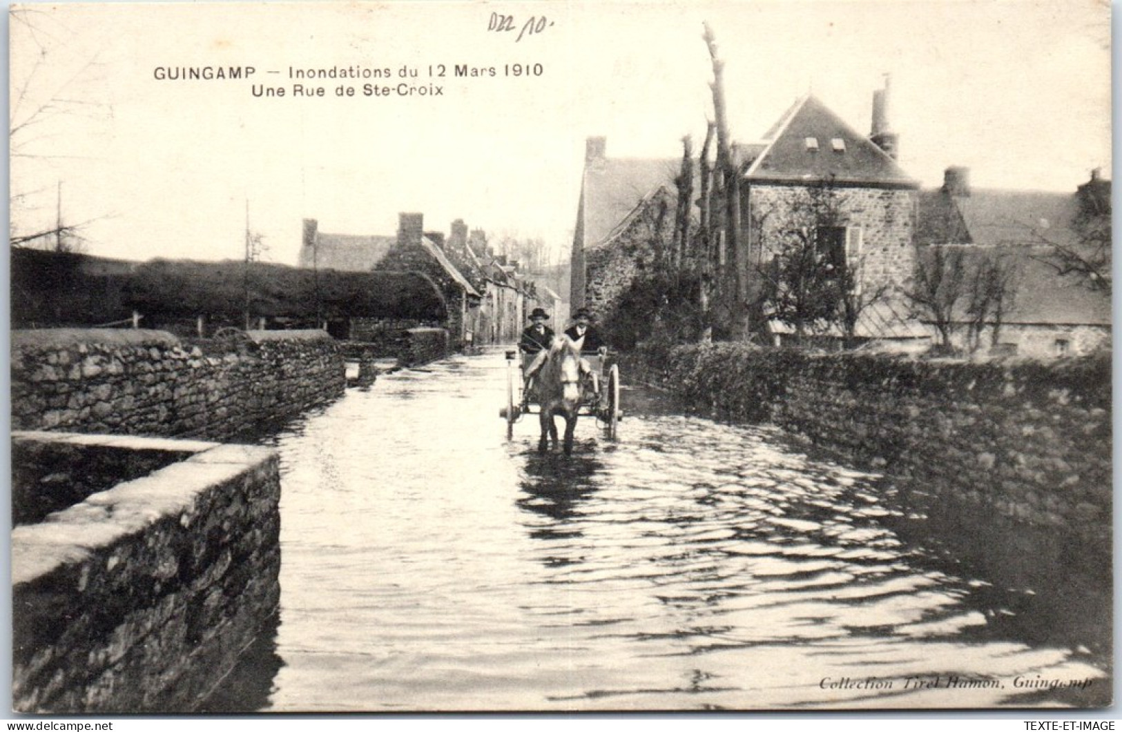 22 GUINGAMP - Crue De 1910, Une Rue De Sainte Croix  - Guingamp