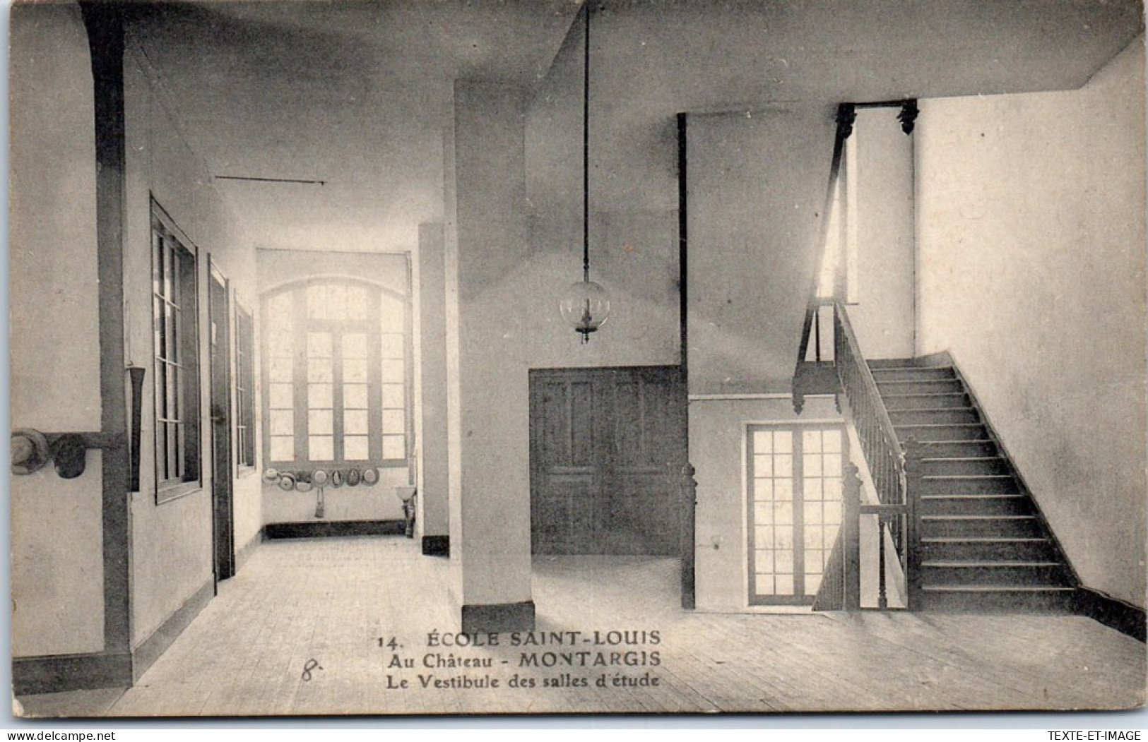 45 MONTARGIS - Ecole Saint Louis, Vestibule  - Montargis