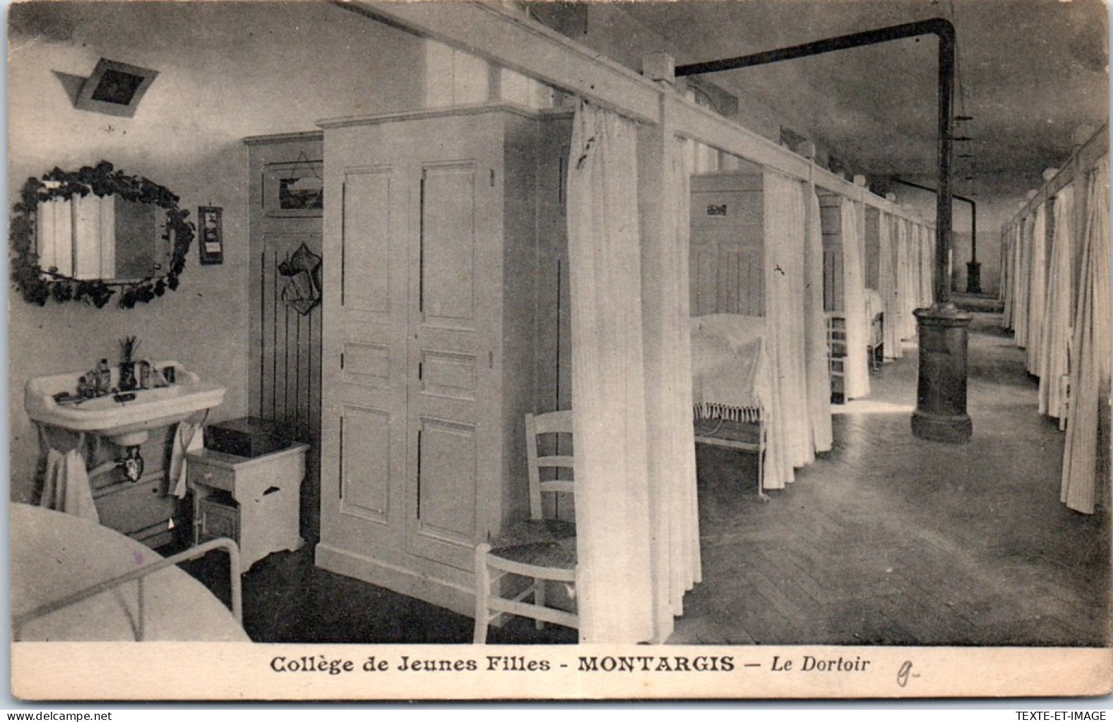 45 MONTARGIS - College Des Jeunes Filles, Le Dortoir  - Montargis