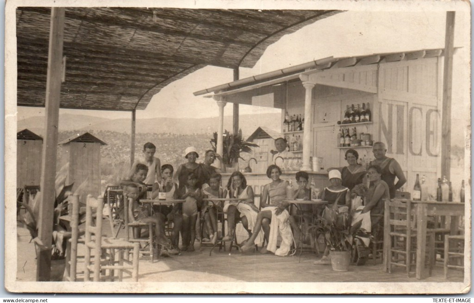 06 NICE - CARTE PHOTO - Une Terrasse De Cafe Plage A Situer. - Other & Unclassified