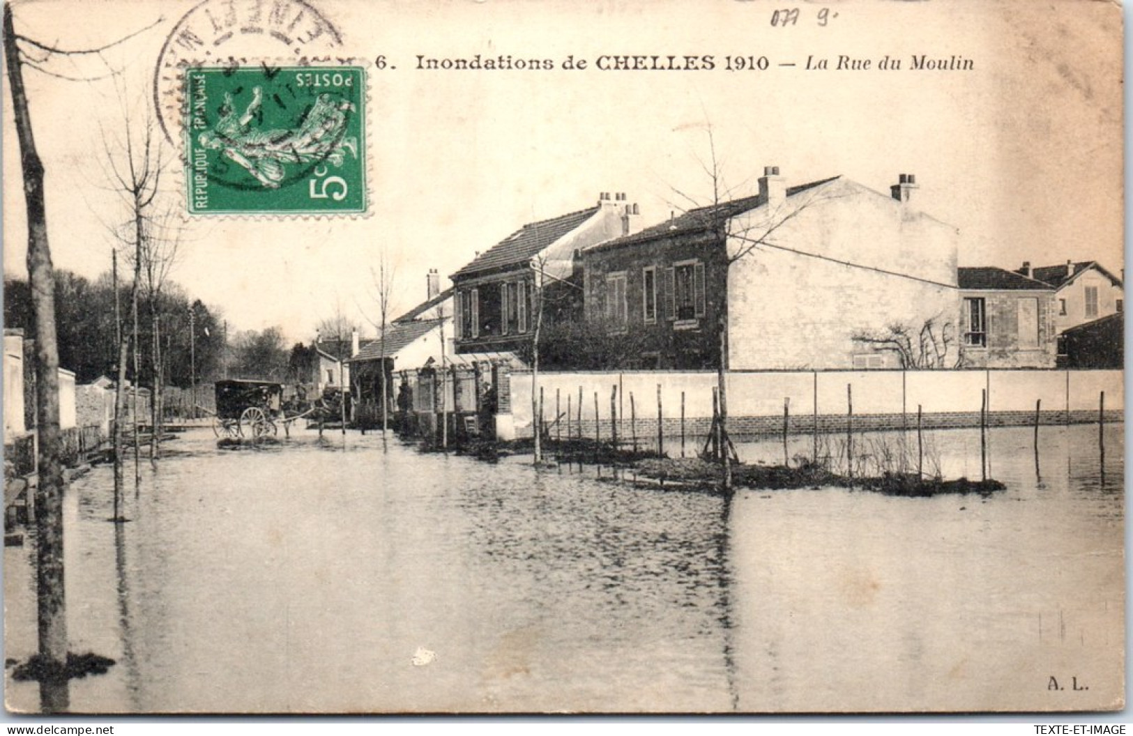 77 CHELLES - La Rue Du Moulin Pendant Une Crue  - Chelles