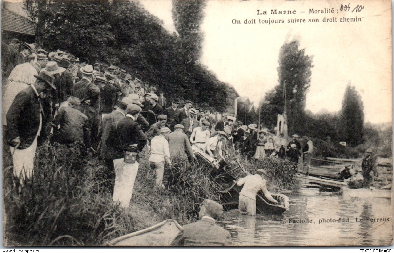 94 Un Accident En Bord De Marne. - Andere & Zonder Classificatie