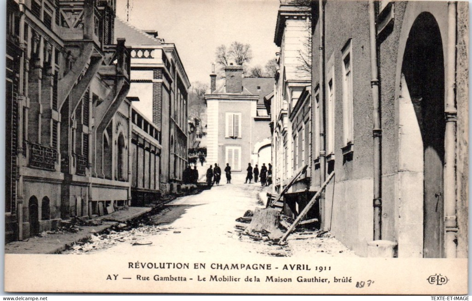 51 AY - Revolution 1911, La Rue Gambetta  - Ay En Champagne