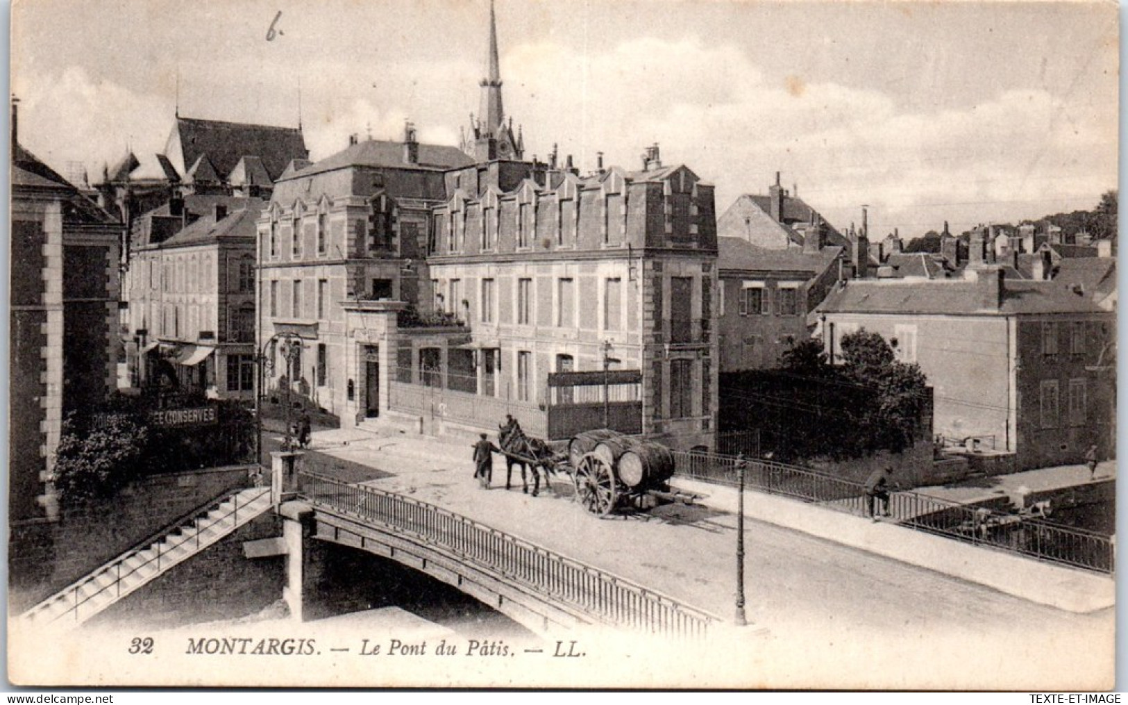 45 MONTARGIS - Vue Plongeante Sur Le Pont Du Patis - Montargis