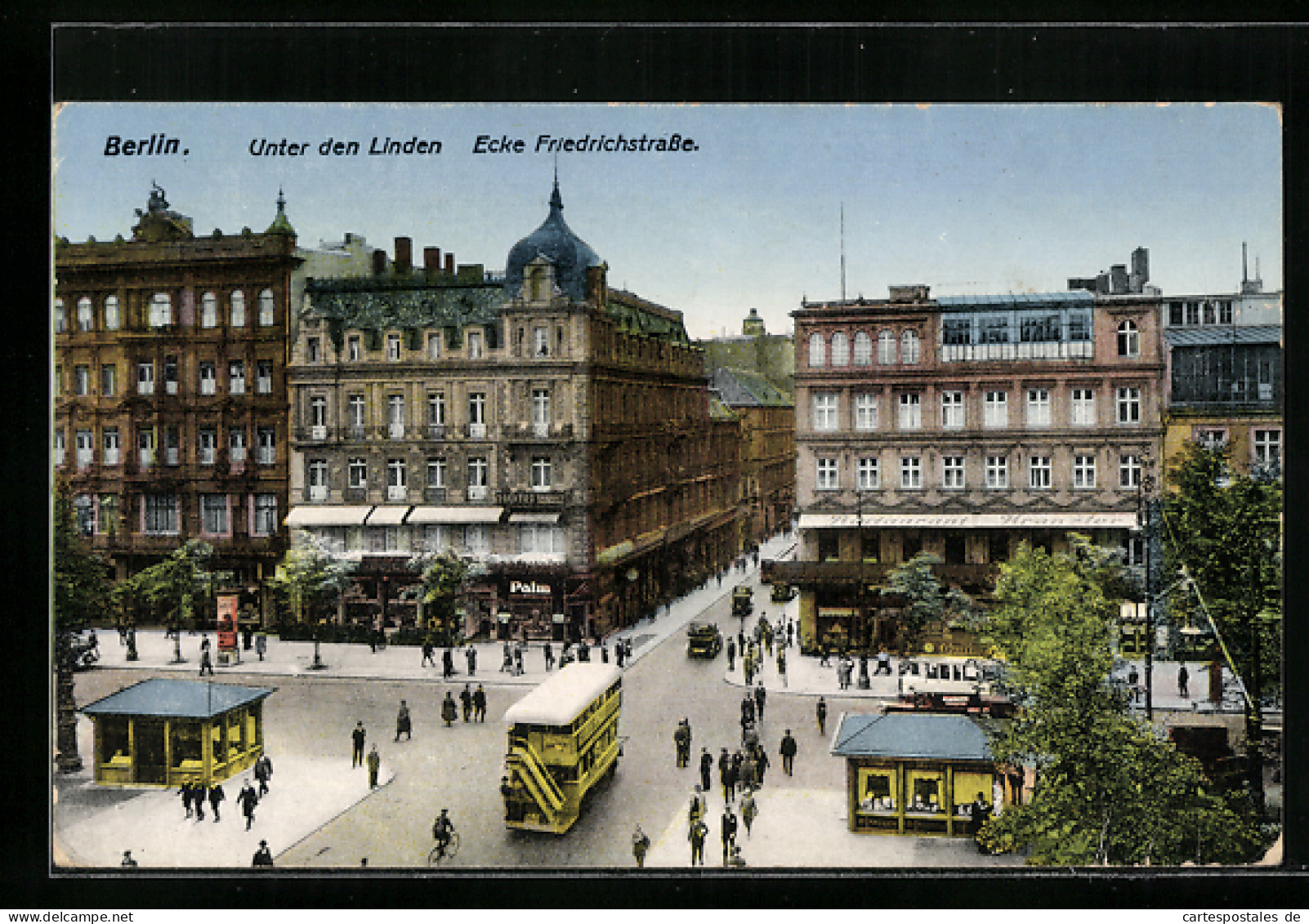 AK Berlin, Unter Den Linden Ecke Friedrichstrasse Mit Omnibus  - Mitte