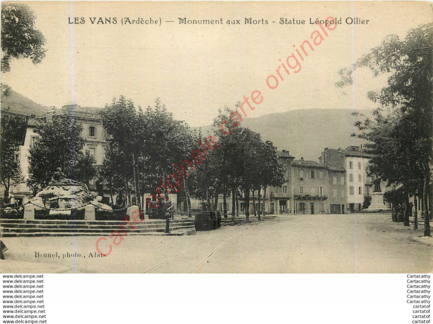 07.  LES VANS .  Monument Aux Morts .  Statue Léopold Ollier . - Les Vans