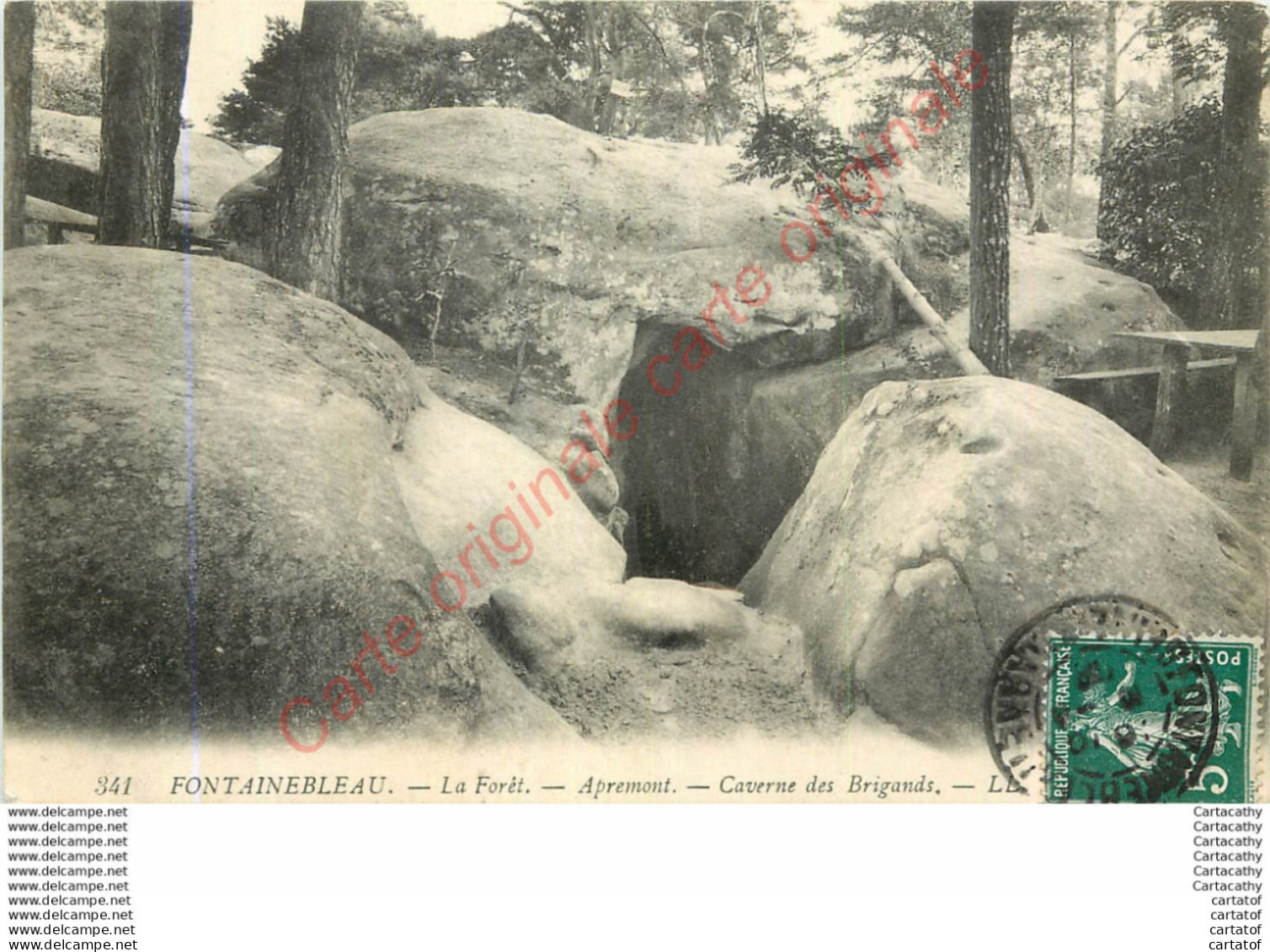 77.  Forêt De FONTAINEBLEAU .  Apremont . Caverne Des Brigands . - Fontainebleau