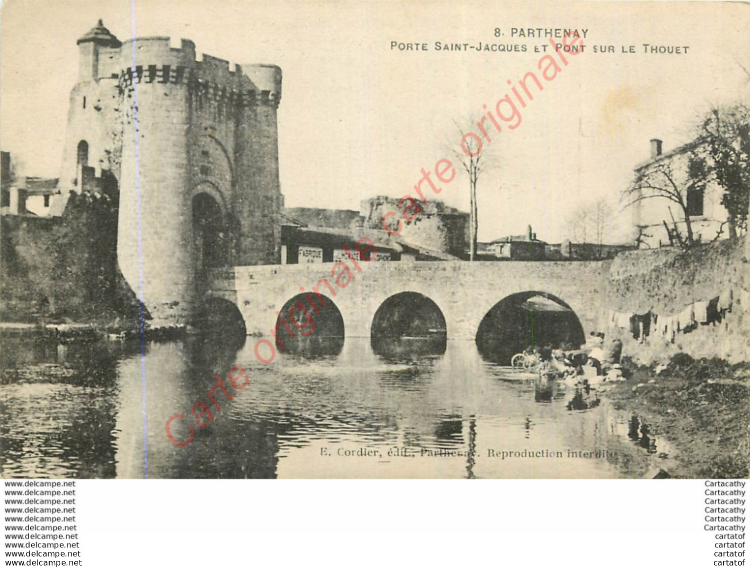 79.  PARTHENAY .  Porte Jacques Et Le Pont Sur Le Thouet . - Parthenay