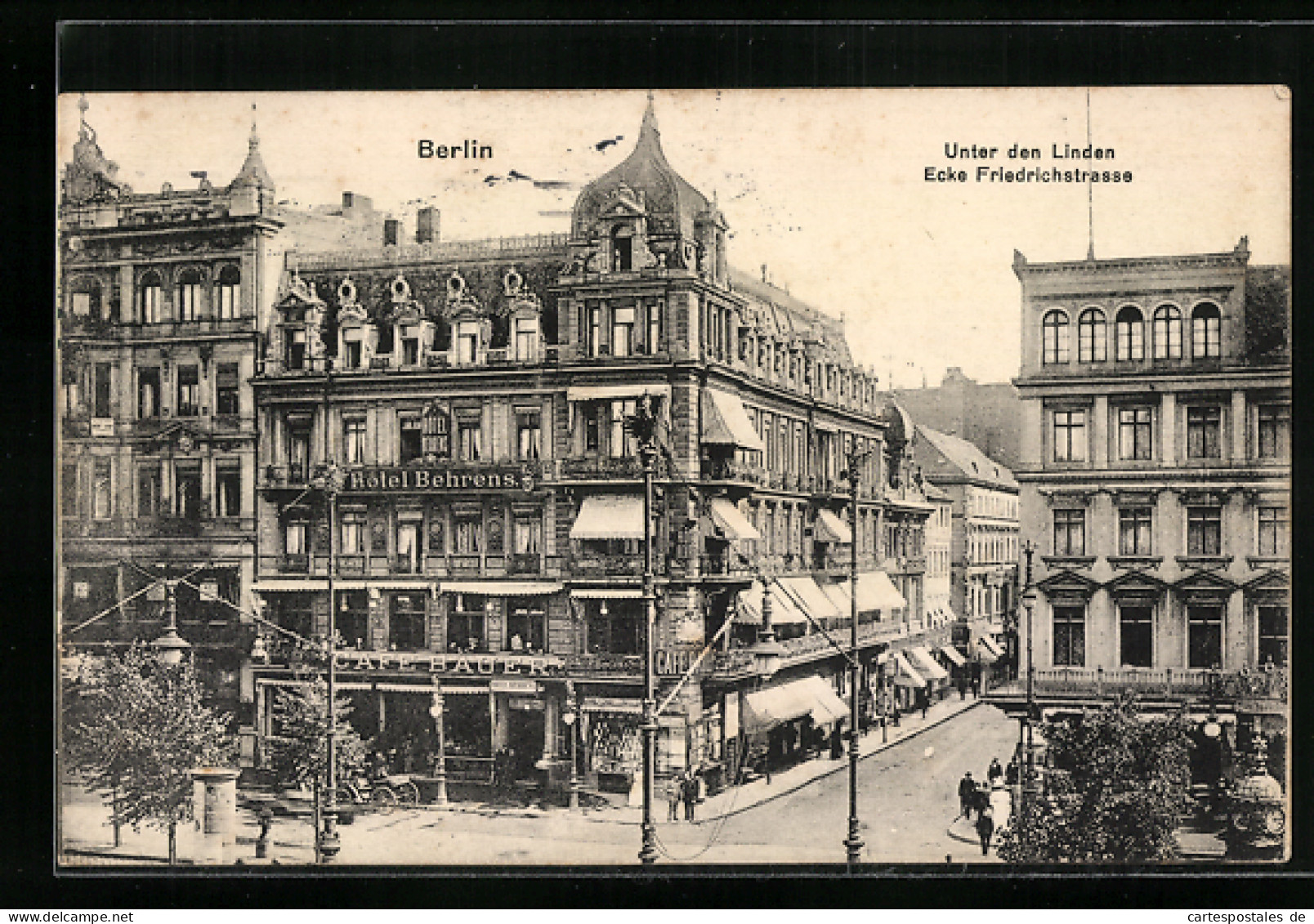 AK Berlin, Unter Den Linden, Ecke Friedrichstrasse, Hotel Behrens  - Mitte