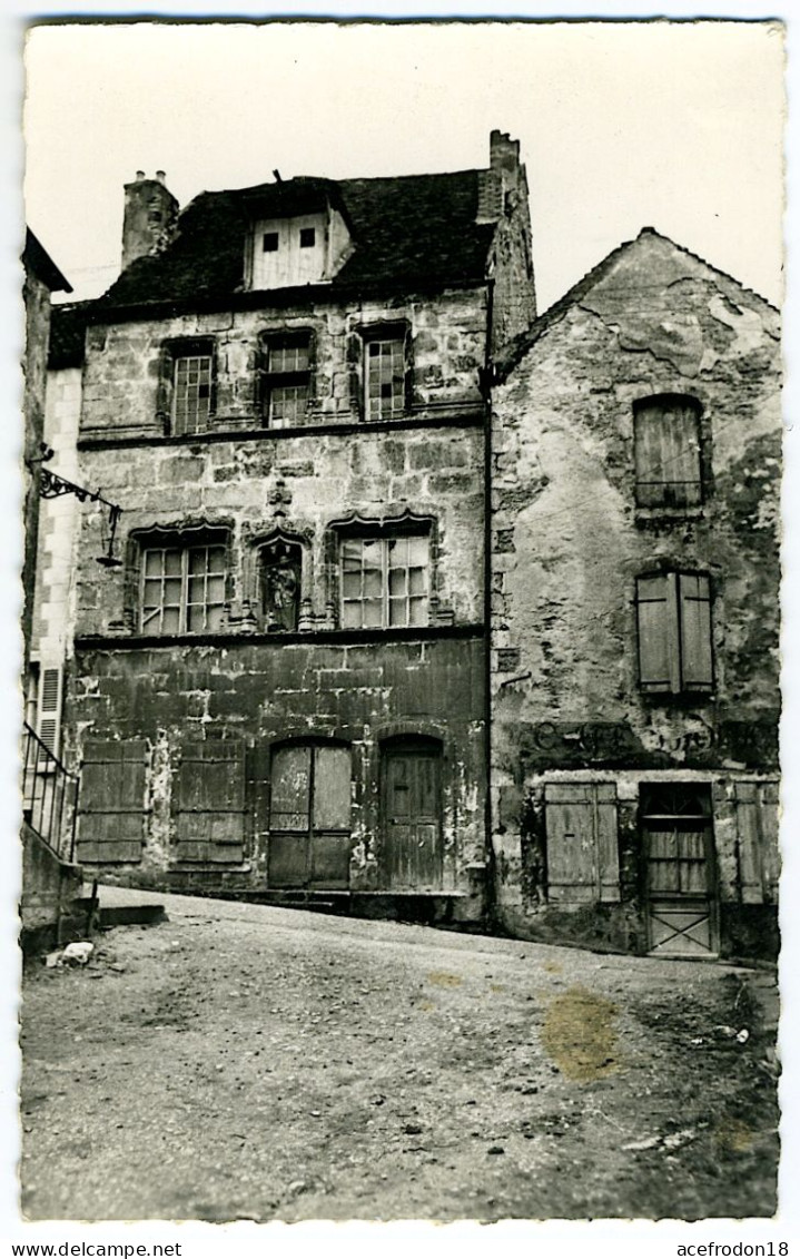 Flavigny-sur-Ozerain - Maison Du XVè Siècle - Sonstige & Ohne Zuordnung