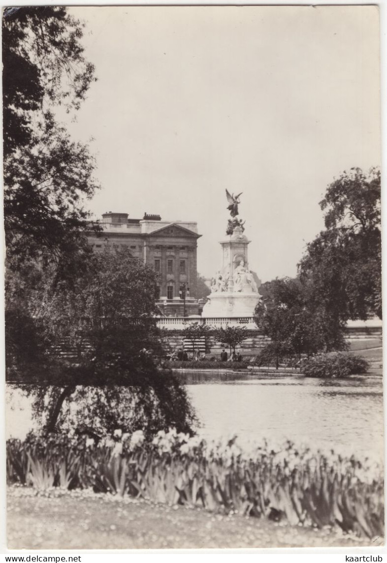 The Queen Victoria Memorial   -  (London - England) - Tuck's Postcard - Autres & Non Classés