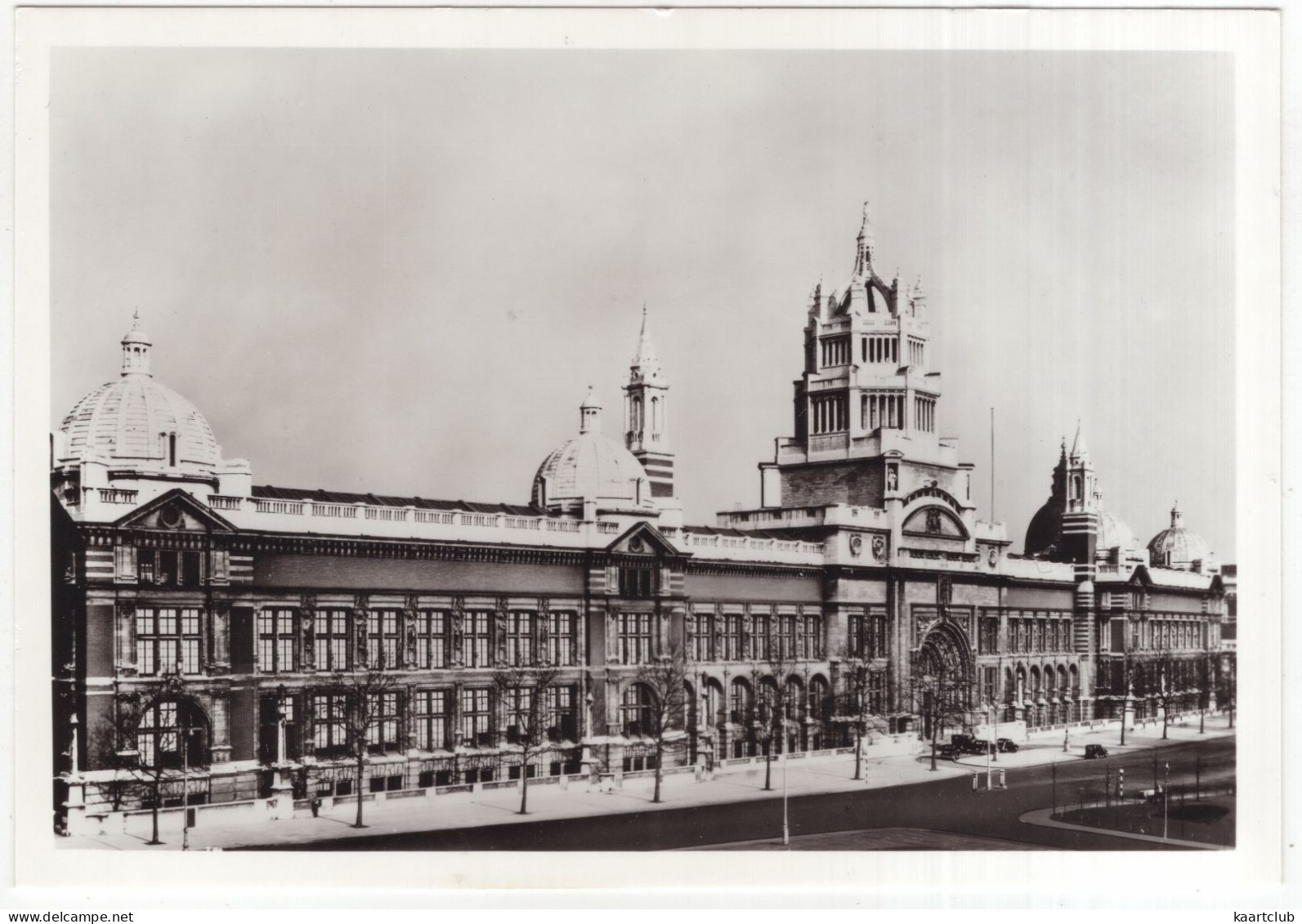 View Of The Victoria And Albert Museum From Cromwell Road.   -  (London - England) - Other & Unclassified