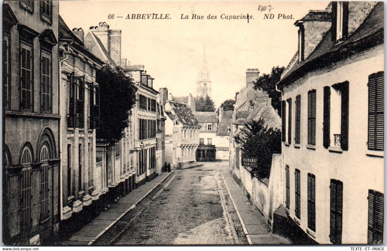 80 ABBEVILLE - La Rue Des Capucines. - Abbeville