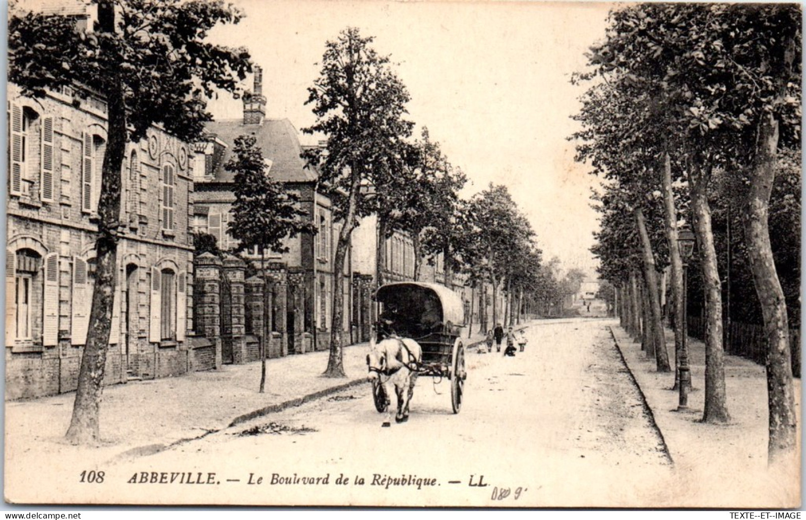 80 ABBEVILLE - Le Boulevard De La Republique. - Abbeville