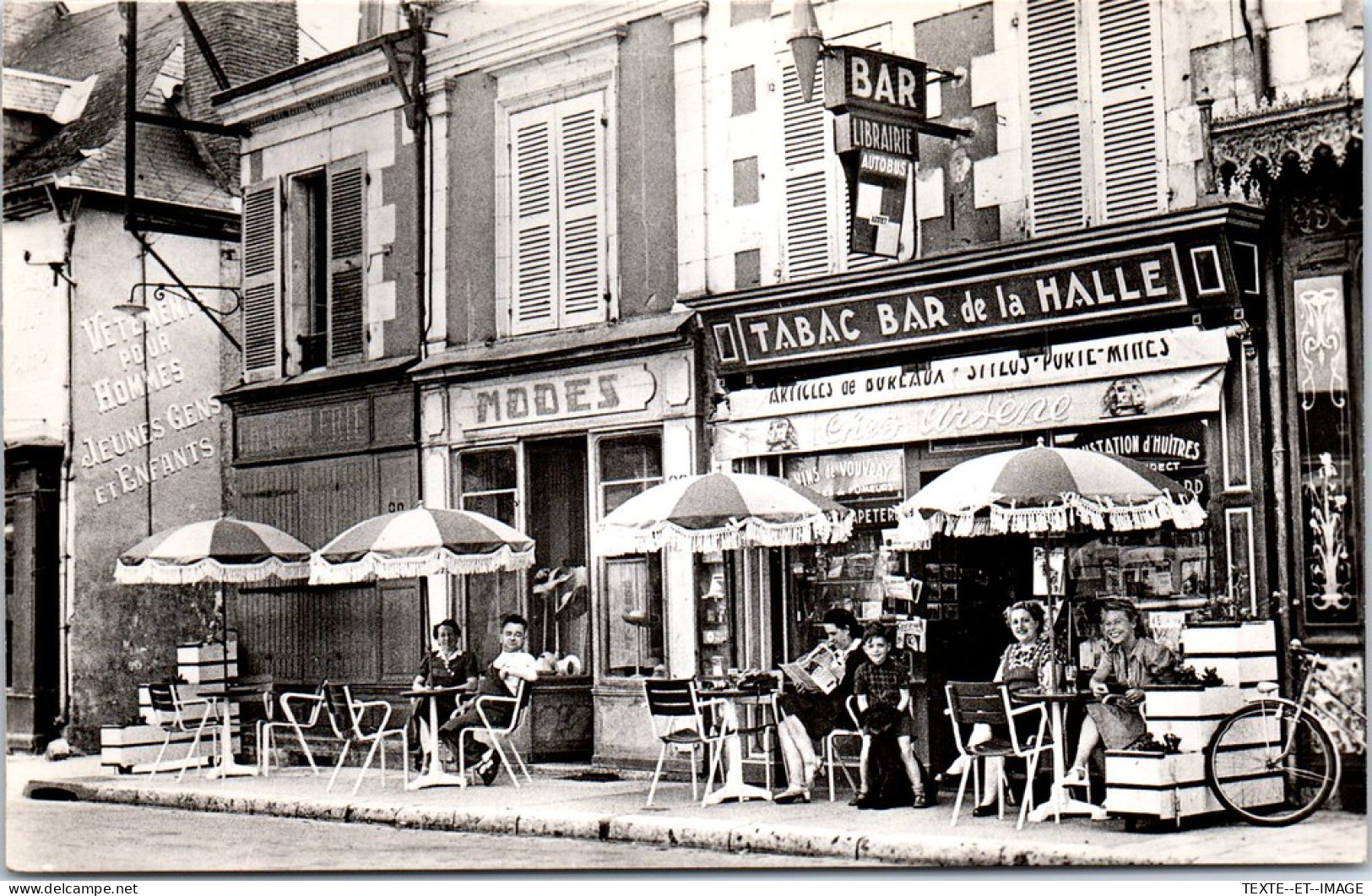 41 CONTRES - Le Bar De La Halle. - Contres