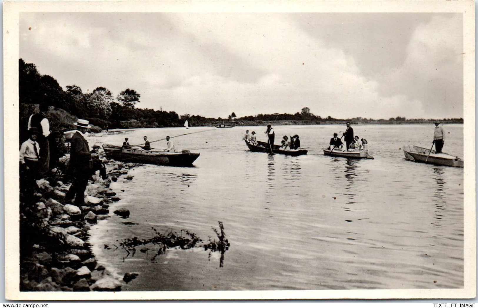 45 COMBLEUX - Sur Les Bords De La Loire  - Altri & Non Classificati