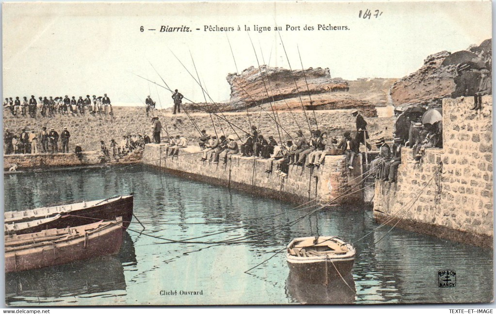 64 BIARRITZ - Pecheurs A La Ligne Au Port. - Biarritz