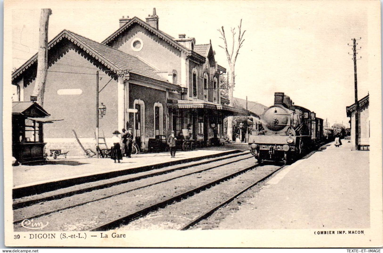 71 DIGOIN - La Gare, Un Train. - Digoin