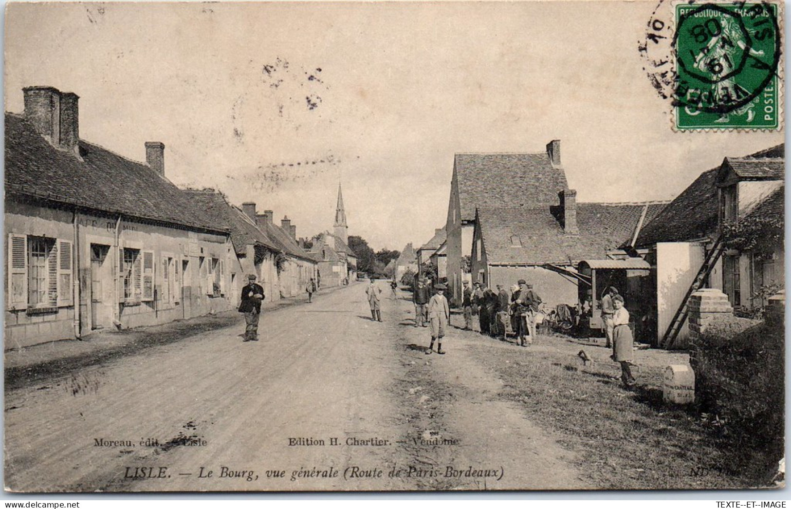 41 LISLE - Le Bourg, Vue Generale Route Paris Bordeaux  - Autres & Non Classés