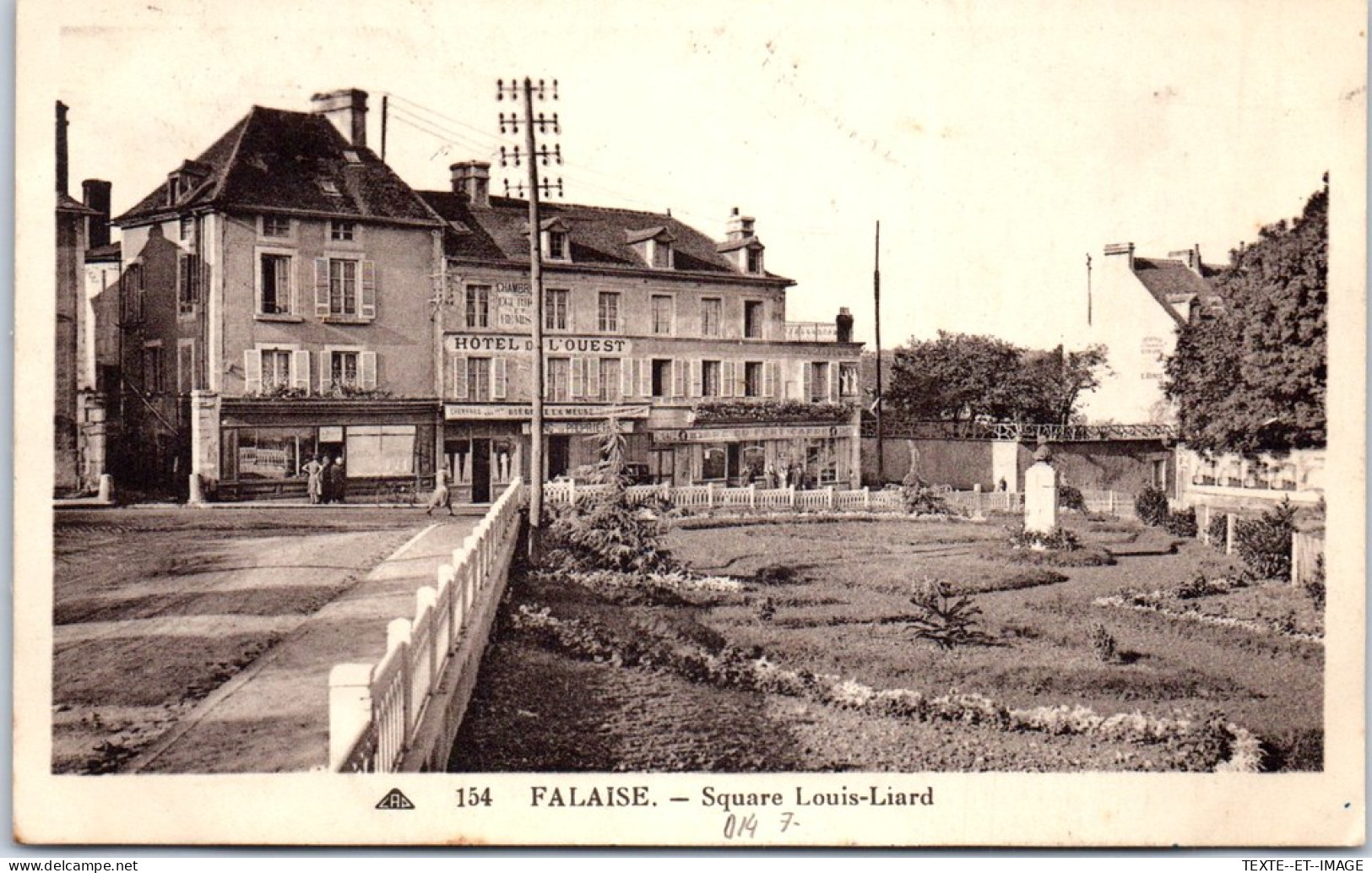 14 FALAISE - Vue Du Square Louis Liard. - Falaise