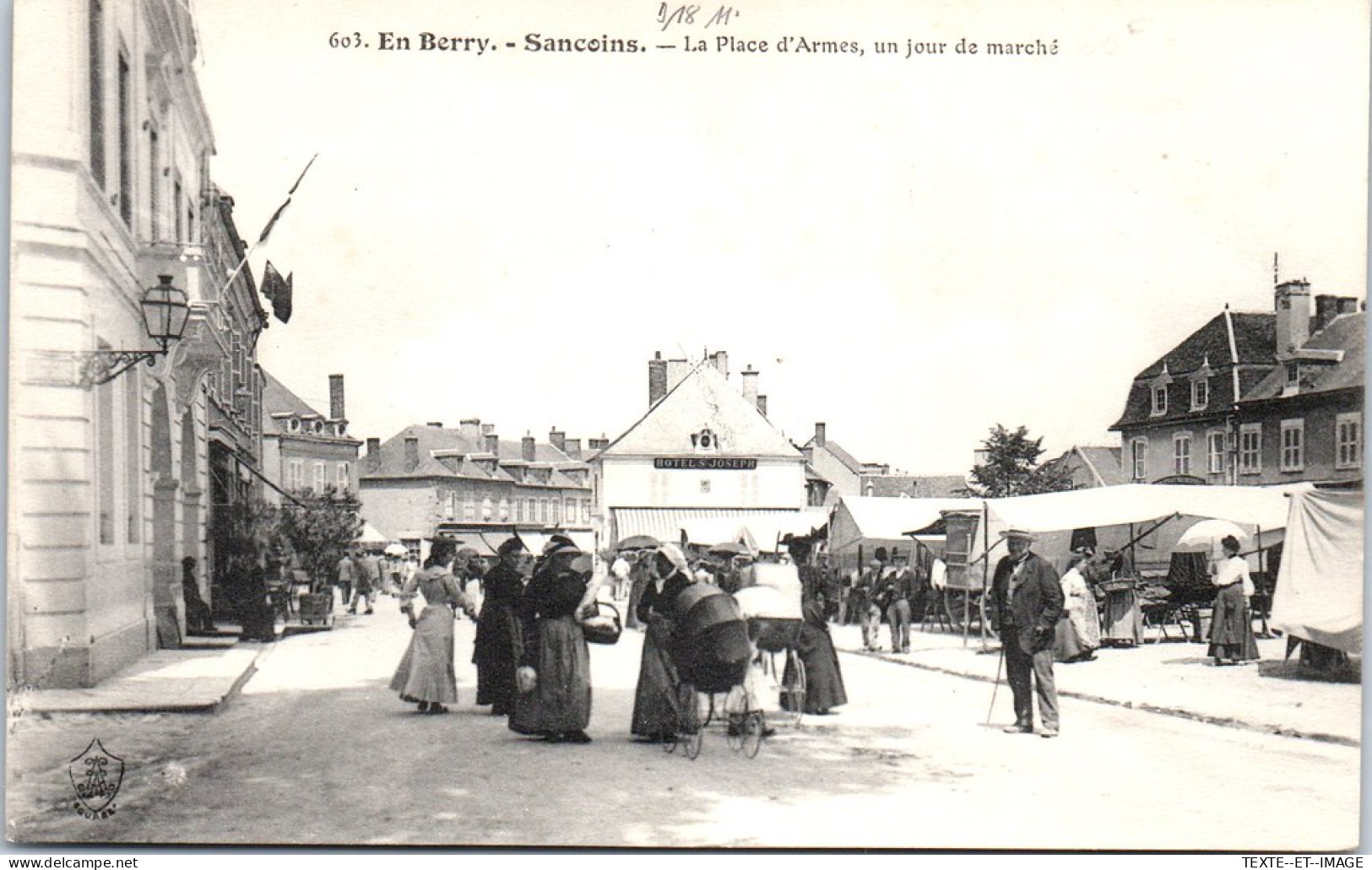 18 SANCOINS - La Place D'armes, Le Jour Du Marche  - Sancoins