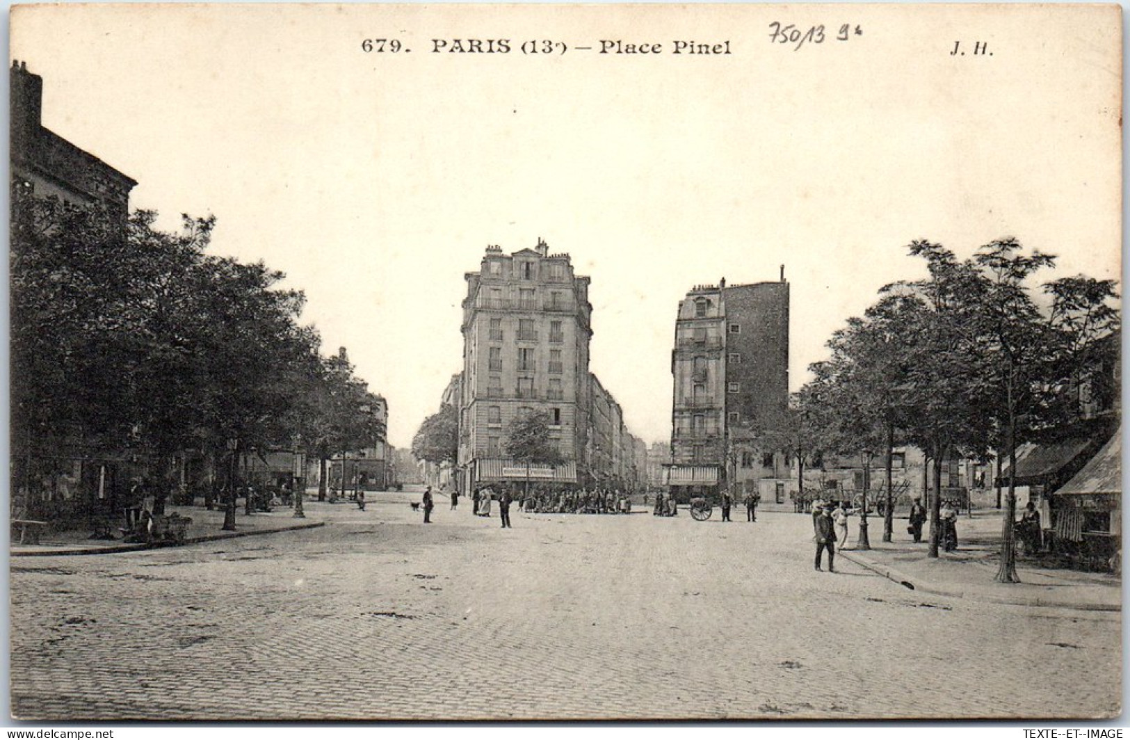 75013 PARIS - La Place Pinel - District 13