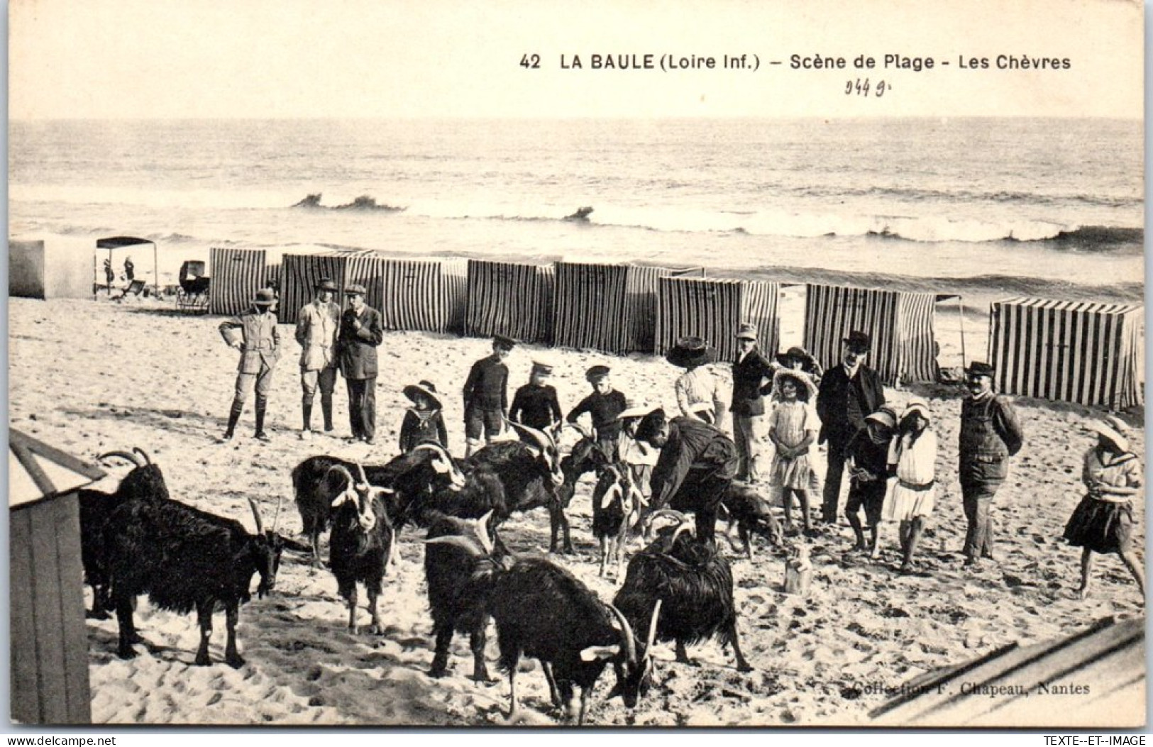 44 LA BAULE - Scene De Plage, Les Chevres. - La Baule-Escoublac