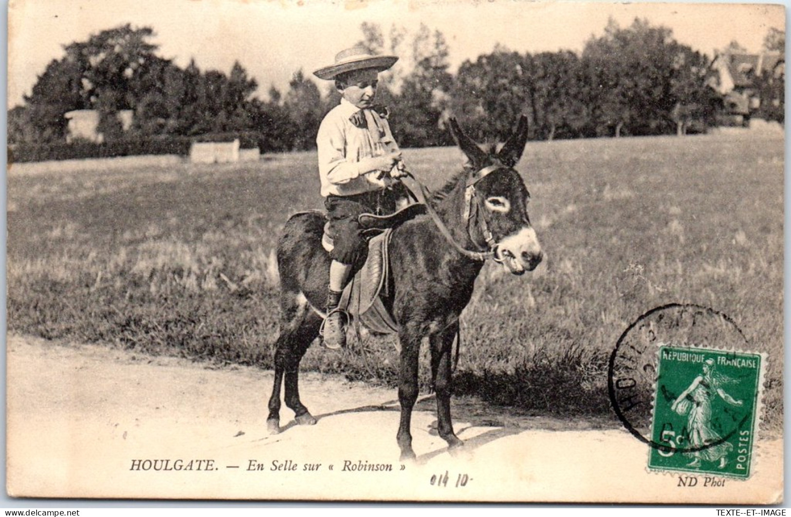 14 HOULGATE - En Selle Sur Robinson. - Houlgate