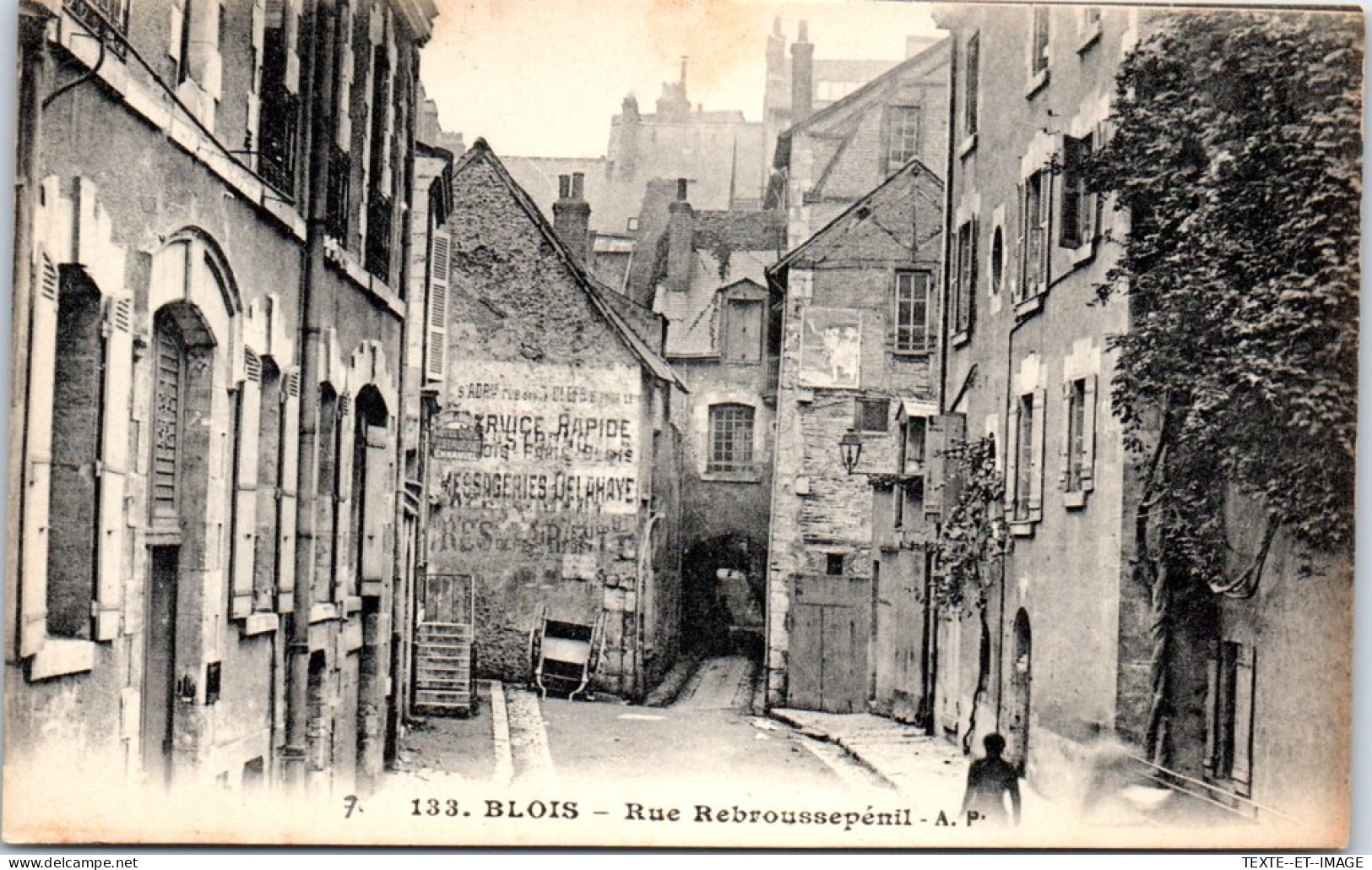 41 BLOIS - La Rue Rebroussepenil. - Blois