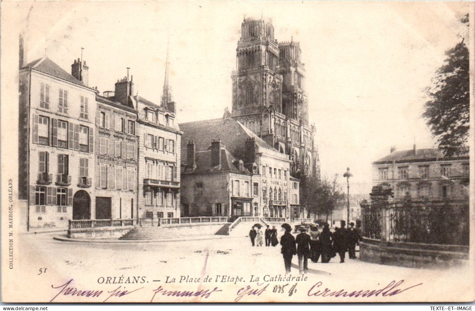 45 ORLEANS - La Place De L'etape Et Vue De La Cathedrale. - Orleans