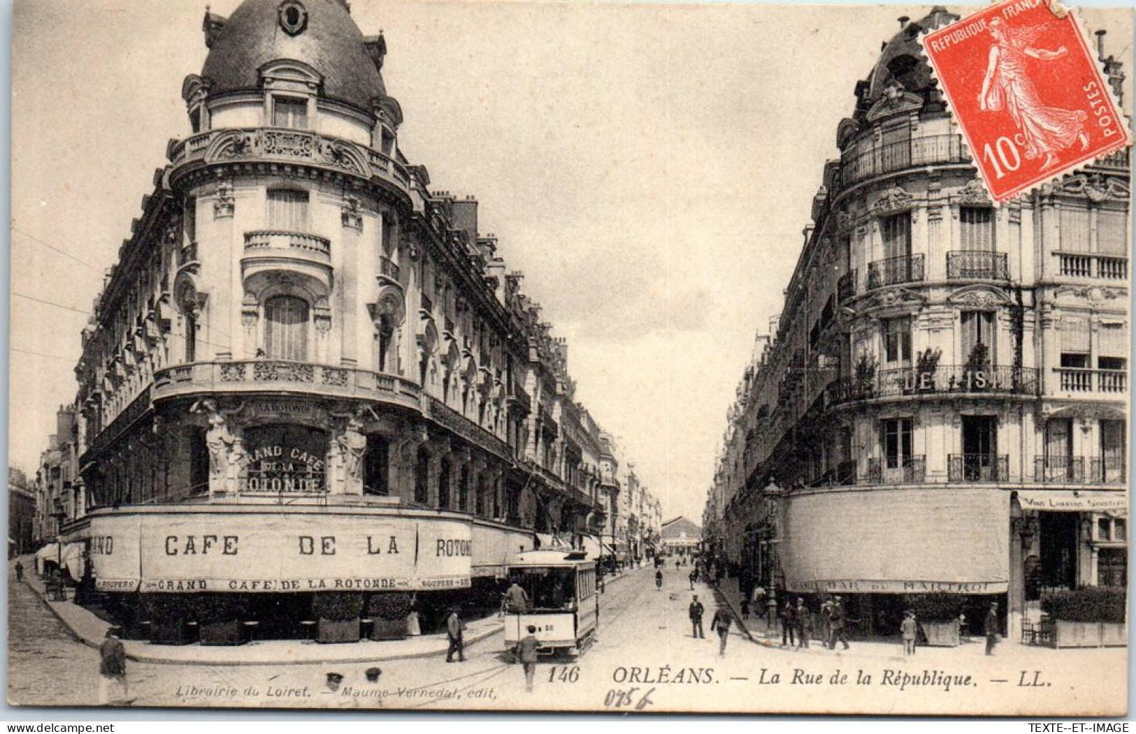 45 ORLEANS - Vue Sur La Rue De La Republique, A Gauche La Rue Bannier - Orleans