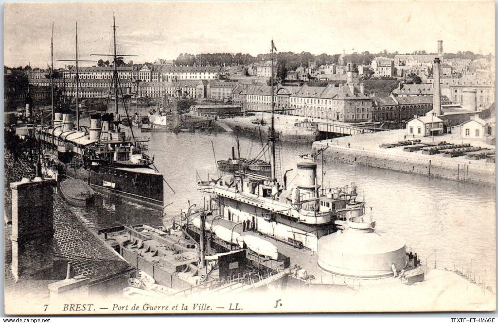 29 BREST - Port De Guerre Et La Ville  - Brest