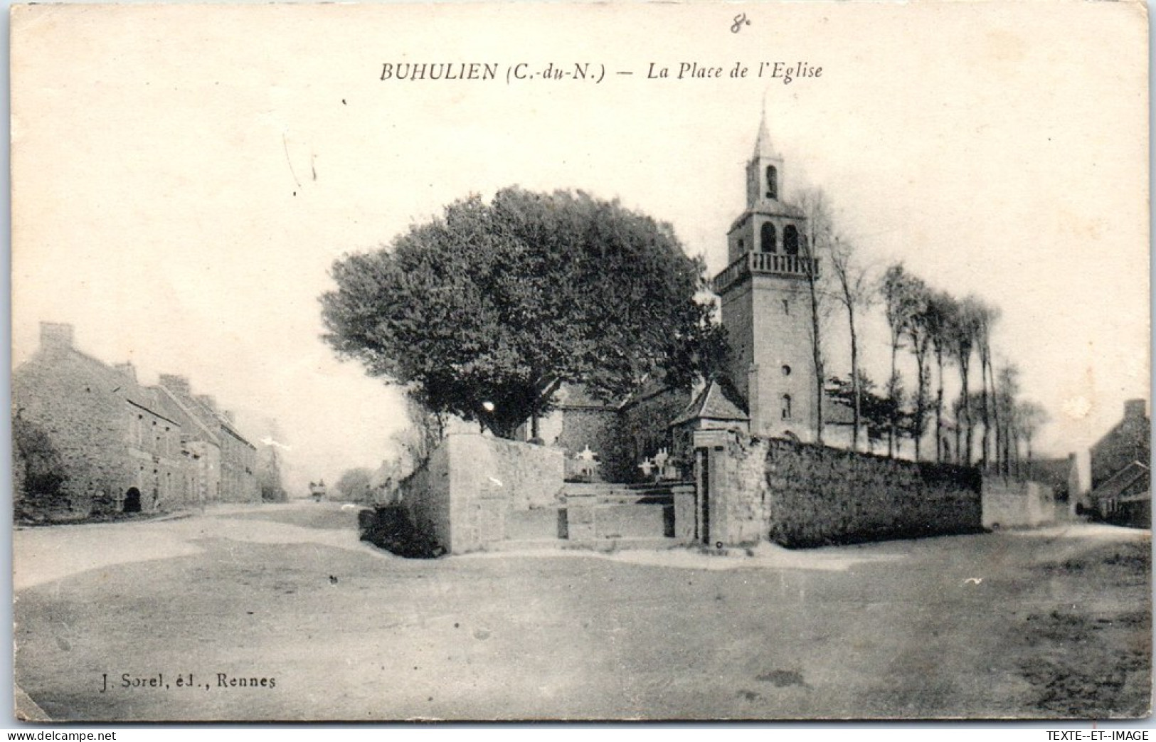 22 BUHULIEN - La Place De L'eglise  - Autres & Non Classés