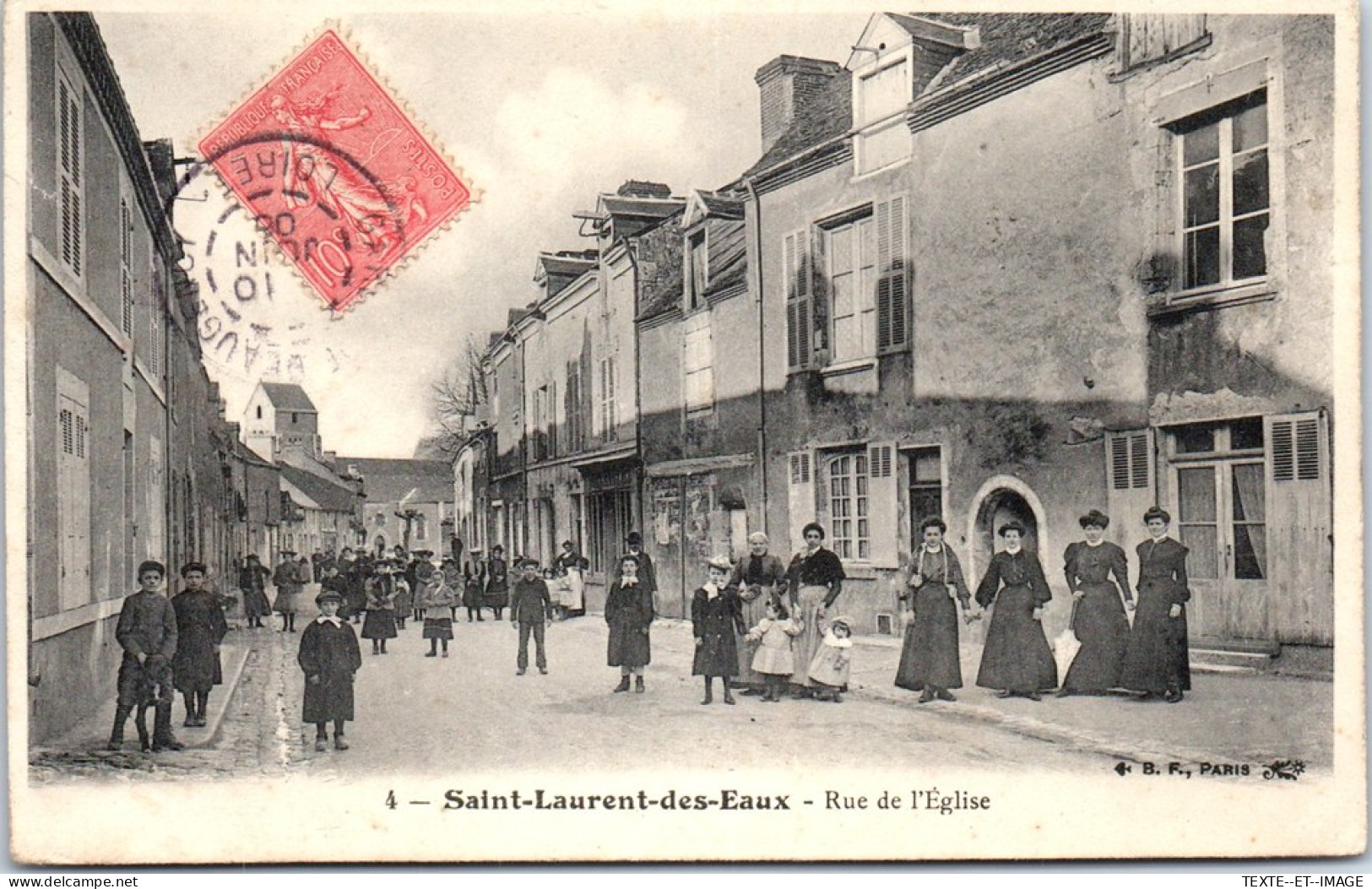 41 SAINT LAURENT DES EAUX - Vue De La Rue De L'eglise - Autres & Non Classés