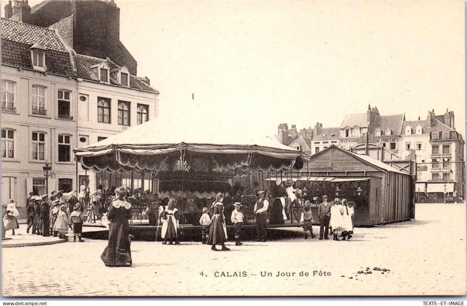 62 CALAIS - Un Jour De Fete, Manege Sur La Place. - Calais