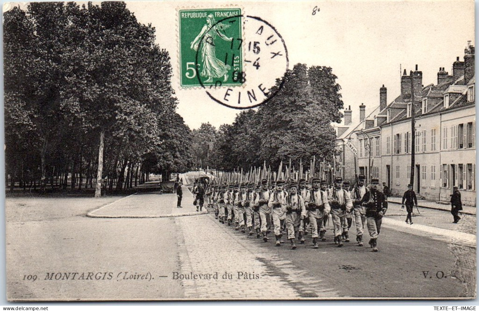45 MONTARGIS - Boulevard Du Patis (defile Militaire) - Montargis