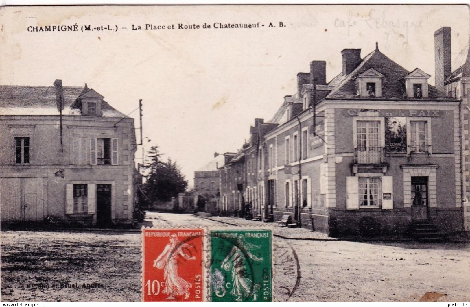 49 - Maine Et Loire -  CHAMPIGNE - La Place Et Route De Chateauneuf Sur Sarthe - Café De La Paix - Autres & Non Classés