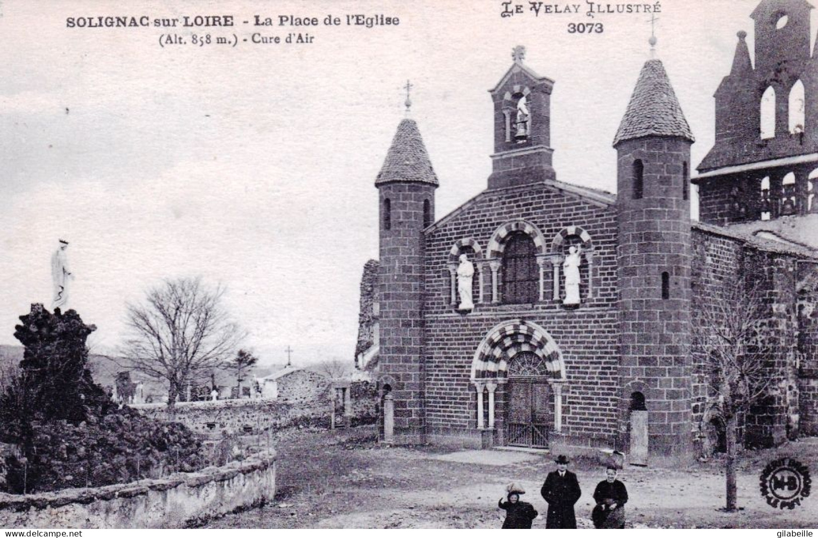 43 - Haute Loire -   SOLIGNAC Sur LOIRE - La Place De L Eglise - Solignac Sur Loire