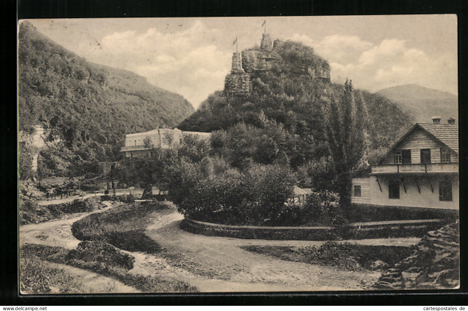 AK Kislowodsk, Ortsansicht Mit Ruine  - Russie