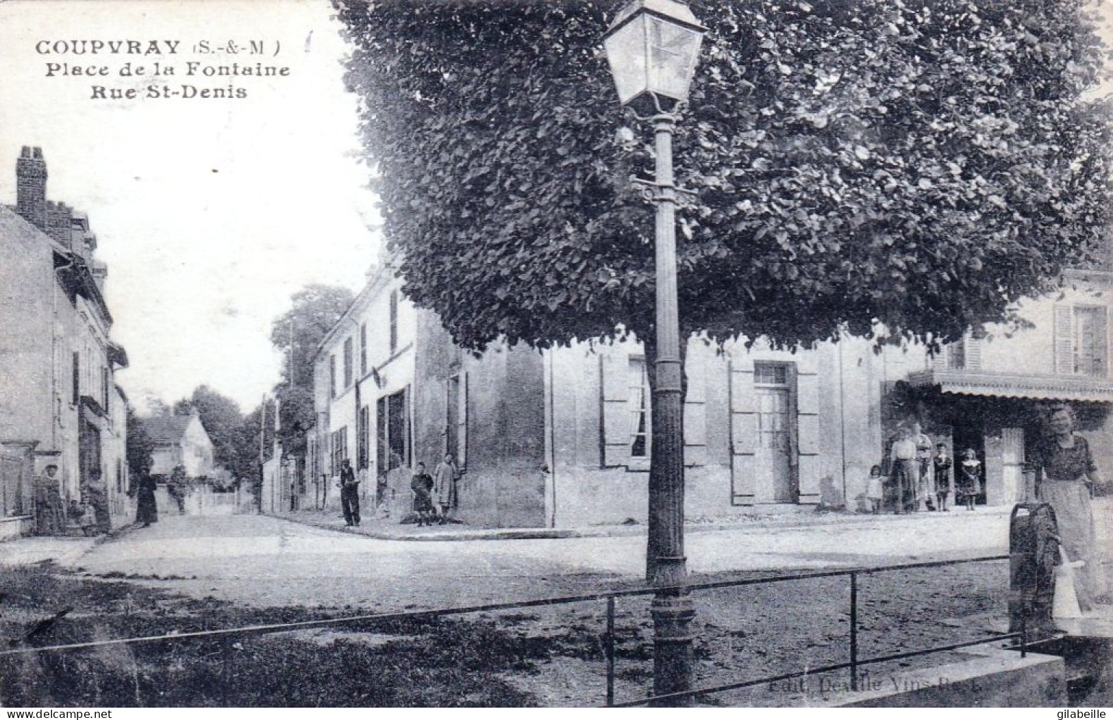 77 - Seine Et Marne - COUPVRAY ( Environs D Esbly ) Place De La Fontaine - Rue Saint Denis - Autres & Non Classés