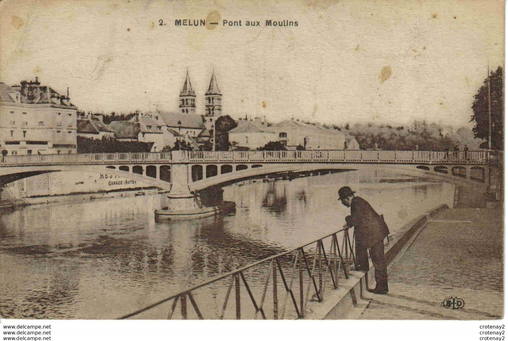 77 MELUN N°2 Pont Aux Moulins Homme Au Chapeau F. David Versailles - Melun