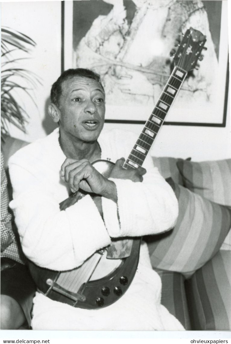 LE CHANTEUR HENRI SALVADOR 1984 CONCERT PORTE DE PANTIN - Personnes Identifiées