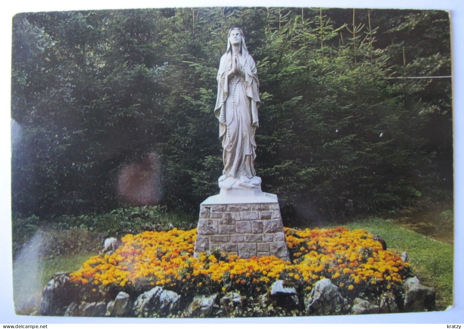 BELGIQUE - NAMUR - YVOIR - Institut Notre-Dame De Lourdes - Un Coin Du Parc - Yvoir