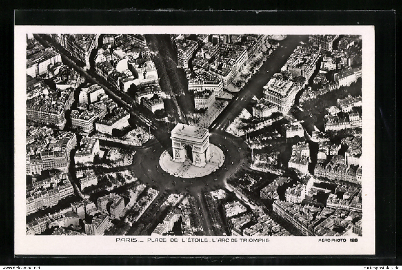 AK Paris, Place De L` Étoile, L`Arc De Triomphe, Triumphbogen Aus Der Vogelperspektive  - Andere & Zonder Classificatie