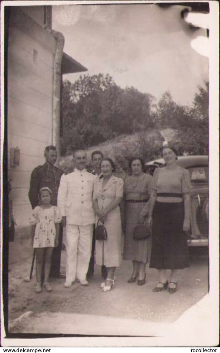 Romanian Officers With Families Ca 1930s Photo P1265 - Personas Anónimos
