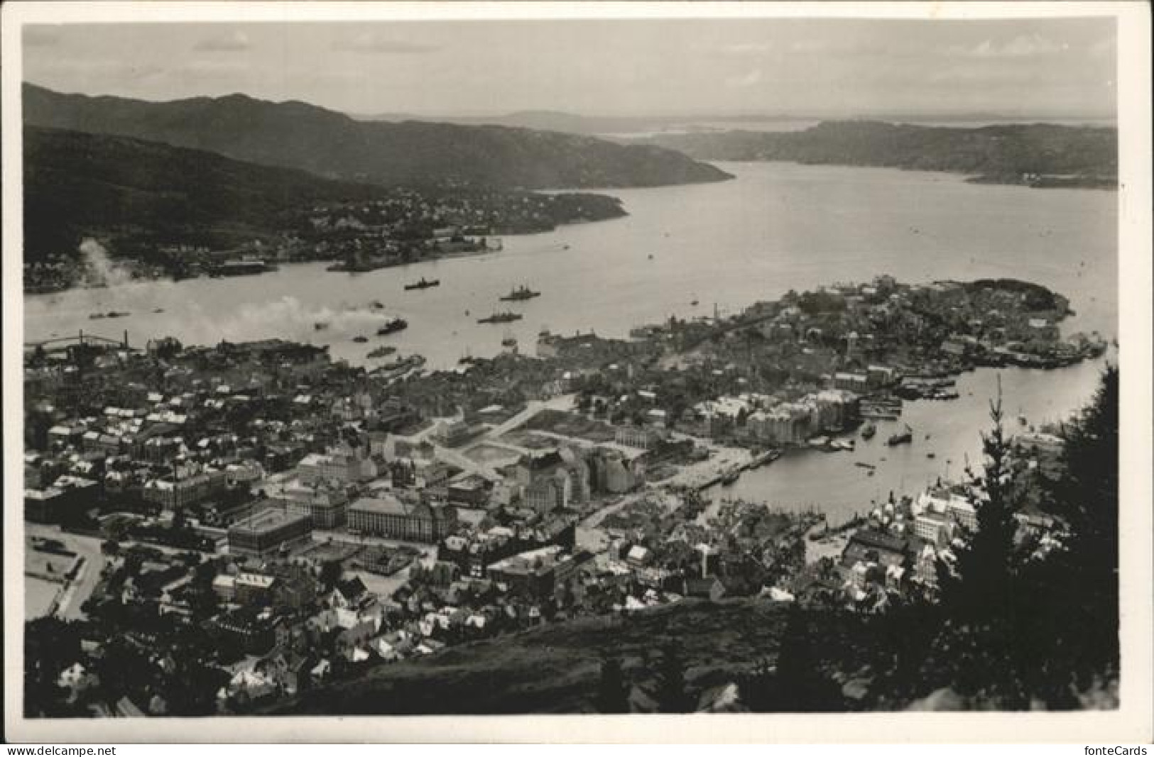 11312011 Bergen Norwegen Panorama Seehafen Reede Kriegsschiffe Innerer Byfjord B - Norway