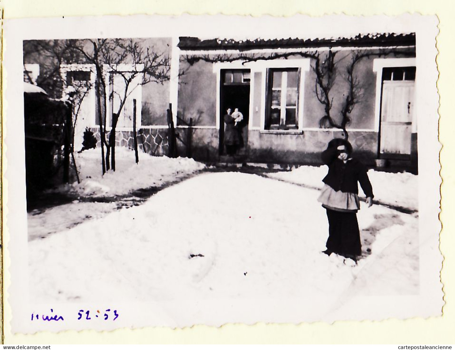 31326 / Photographie Hiver 1952-1953 Neige Famille Sarthoise Marcel TOUCHARD De LA-CHARTRE-sur-LOIR Ou BEAUMONT - Lieux