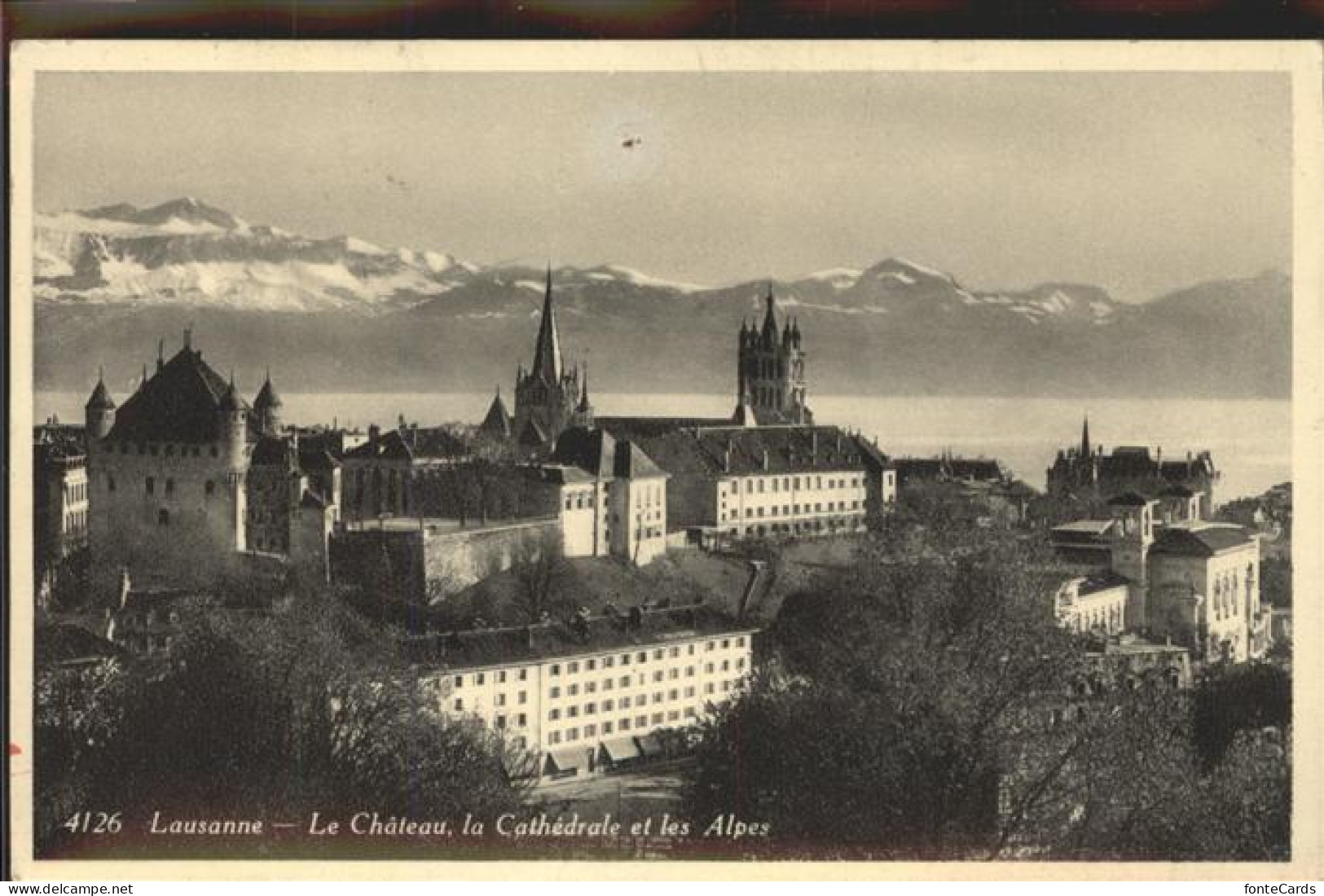 11309642 Lausanne VD Le Chateau La Cathedrale Et Les Alpes
 Lausanne - Autres & Non Classés